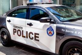 Un bărbat care şi-a omorât chiriaşii cu sânge rece, în faţa casei din Canada, a fost împuşcat de poliţişti. A tras către agenţi după ce s-a baricadat