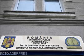 Anton Valeriu, primarul din Corbeanca, şi nepotul său, reţinuţi de DNA. Ar fi încasat o mită de 1,4 milioane de euro