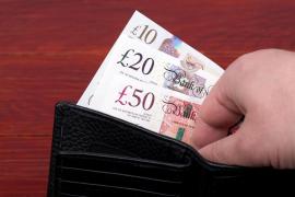 Lira sterlină a câştigat teren în raport cu leul românesc, în ultimele zile