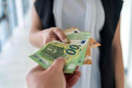 Femei înșelate cu mii de euro de un bărbat din Ilfov, cunoscut pe Tinder. Individul se dădea drept un afacerist bogat