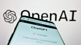 OpenAI dat în judecată din cauza "halucinaţiilor" ChatGPT. AI-ul acuzat de defăimare de către un DJ