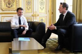 Întâlnirea dintre Emmanuel Macron, președintele Franței, și Elon Musk, CEO-ul producătorului de mașini electrice Tesla