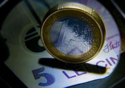 Leul românesc pierde teren important în raport cu moneda unică euro