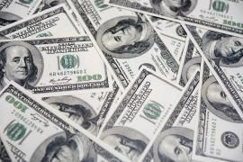 Leul românesc şi-a îmbunătăţit mult situaţia în raport cu dolarul american