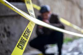 Au venit să ridice gunoiul, dar au dat peste un cadavru. O mamă a doi copii a fost găsită moartă în apropierea unui cimitir din Franța