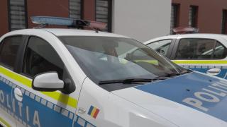 Scandal monstru la Malu Spart. Bărbat de 64 de ani, acuzat că a vrut să dea foc maşinii familiei, apoi şi-a lovit băiatul, chiar sub ochii norei