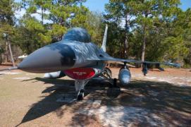 România a cumpărat 32 de avioane F-16 de la norvegieni. Oslo îşi face loc pentru F-35 americane