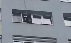 Deznodământ în cazul militarului care amenința de 24 de ore, suit pe pervaz, că se aruncă de la etajul 7, în Timișoara