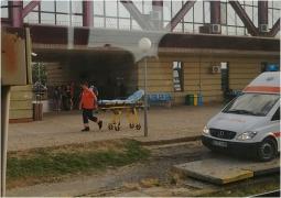 Mai mulţi copii au leşinat în tren, în drum spre Constanţa, din cauza căldurii. Ambulanţele îi aşteptau la gara din Feteşti