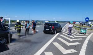 Accident în Timiş. Doi adulţi şi un copil au fost transportaţi la spital
