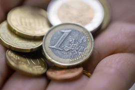 Moneda unică euro a coborât, pentru prima dată după mult timp, sub pragul de 4,94 lei