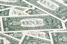 Dolarul american a câştigat teren masiv în raport cu leul românesc