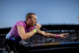 Primele bilete puse în vânzare pentru concertele Coldplay au fost epuizate. Peste 100.000 de oameni s-au înscris la presale