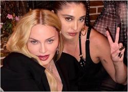 Madonna, prima declaraţie după externarea de la terapie intensivă: "Dragostea din partea familiei este cel mai bun medicament"