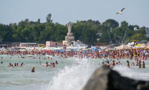 Ce au găsit inspectorii ANSVSA într-un resort de lux din Costinești. S-a lăsat cu amenzi şi interzicerea activităţii