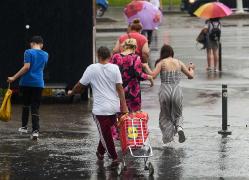 Cod portocaliu de furtună în Bucureşti. A fost transmis mesaj RO-Alert