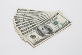 Leul românesc a pierdut teren masiv în raport cu dolarul american