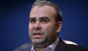 Surse: Darius Vâlcov, condamnat în Dosarul Tablourilor, va fi adus în ţară cu zborul de la Roma, la ora 16:00
