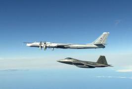 Două bombardiere ruseşti, interceptate în apropierea spaţiului aerian al Olandei. Două F-16 le-au foţat să se întoarcă