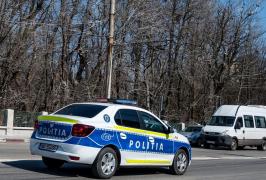 Maşină de poliţie, lovită de un autoturism chiar în momentul în care pleca în urmărirea unui şofer vitezoman, în Galaţi
