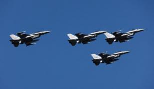 SUA vor antrena piloţi ucraineni pe avioane F-16 din luna octombrie. Militarii vor face și cursuri de engleză