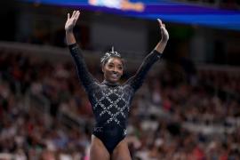 Simone Biles este din nou campioana Americii după 2 ani de pauză. A învins atacurile de twisties şi a doborât din nou recorduri