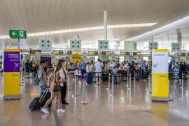 Turişti jefuiţi la coadă la check-in, pe aeroportul din Barcelona. Prada bogată, de 8,5 milioane de euro, a fost recuperată