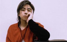 Un cântăreţ din Hong Kong a primit peste 2 ani de închisoare pentru postări pe reţelele sociale. Şi pentru spălare de bani