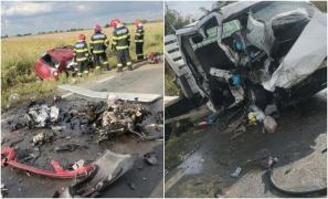 Doi morți și 6 răniți, după ce o mașină și o camionetă s-au făcut praf pe un drum din Arad. Bucăți din ambele autoturisme s-au împrăștiat pe șosea