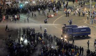 16 persoane, trimise în judecată în dosarul "10 August". Printre acestea, Laurenţiu Cazan, Sebastian Cucoş şi Cătălin Sindile, foştii şefi din Jandarmerie