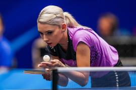 jucătoarea de tenis de masĂ Bernadette Szocs