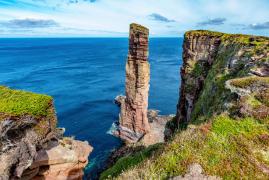 Un băiat de 7 ani este cea mai tânără persoană care a ajuns în vârful unei stânci de aproape 150 de metri din Scoţia. Copilul a început încă de la 2 ani antrenamentele