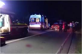 Bărbat mort, după ce a fost spulberat de o maşină, în timp ce stătea lângă un vehicul parcat pe margine. Prietena aflată la volan, martora scenei de groază