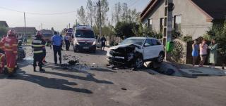 Un şofer de 19 ani, care s-a urcat drogat la volan, şi-a ucis mama într-un accident cumplit în Olt