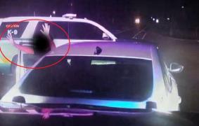 Un frate și sora lui, de 10 și 11 ani, au fost prinși conducând maşina mamei lor, la peste 320 km distanță de casă, în SUA