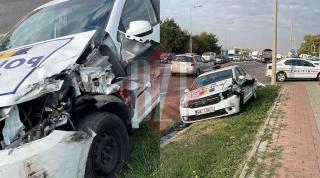 Cum s-au făcut praf două maşini de Poliţie, în acelaşi accident, în Iaşi. Unul dintre agenţi a făcut o greşeală de începător
