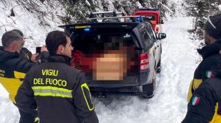 Înmormântare anulată, după ce sicriul s-a rătăcit timp de 24 de ore. Şoferul dricului se oprise întâi să viziteze nişte rude şi a rămas înzăpezit, în Italia