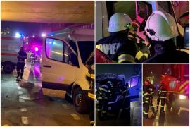 Microbuz rămas blocat sub un pasaj, în Arad. Un tânăr de 25 de ani a ajuns la spital, alte şase persoane au fost rănite
