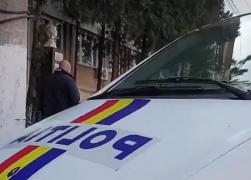 Bărbat din Petroşani, bătut de doi minori de 12 şi 14 ani. Iubita a încercat să-l apere şi l-a muşcat pe unul dintre copii de cot