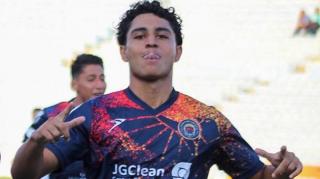 Botezat în numele fotbalului: Zinedine Sidane a semnat primul contract profesionist. Dorinţa părinţilor, distrusă de un funcţionar care a greşit o literă: "De ce cu S, nu Z?"