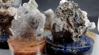 Colet de 27 kg, plin cu flori de mină, oprit pe aeroportul din Cluj-Napoca. Pachetul urma să fie trimis în China