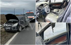 "Hainele îi erau cuprinse de flăcări". Un şofer a sărit dintr-o maşină care a luat foc, pe un drum din Satu Mare