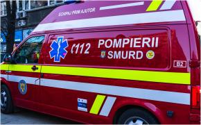 Cinci răniți, printre care un copil de un an, după un accident în Caraș-Severin. Șoferul unei mașini a intrat pe contrasens și s-a izbit violent alt vehicul