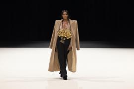 Naomi Campbell a revenit pe podium la 53 de ani, la Săptămâna Modei de la Paris
