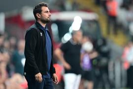 Adrian Mutu, prezentat oficial ca noul antrenor al echipei CFR Cluj. Fostul fotbalist i-a luat locul lui Andrea Mandorlini