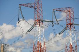 Statul are datorii de 4 miliarde lei la producătorii de energie. Cum a ajuns Guvernul impotent în gestionarea prețurilor la curent şi gaze