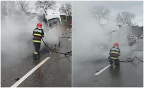 Un microbuz cu 18 pasageri a luat foc în mers, în Neamţ