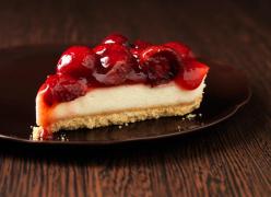 Un hoţ a spart un apartament din Germania pentru o felie de cheesecake: proprietarul şi-a găsit banii şi bijuteriile la locul lor, dar prăjitura mâncată pe jumătate