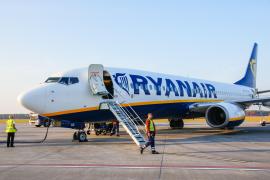Ryanair, scos de unele agenţii de turism din pachetele de vacanță. Reacția companiei