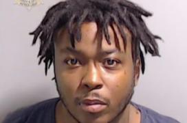 "Ajutaţi-mă!". Cum a reuşit o femeie să scape după ce a fost sechestrată în apartament de iubitul său, în SUA